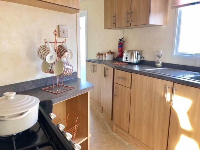 Caravan 50. Nairn Lochloy Holiday Park מראה חיצוני תמונה