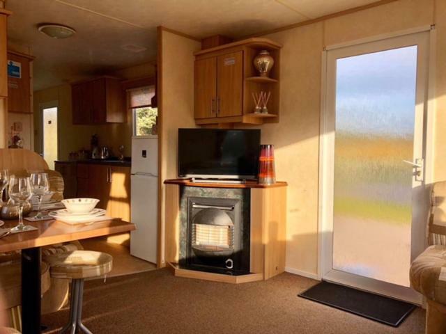 Caravan 50. Nairn Lochloy Holiday Park מראה חיצוני תמונה
